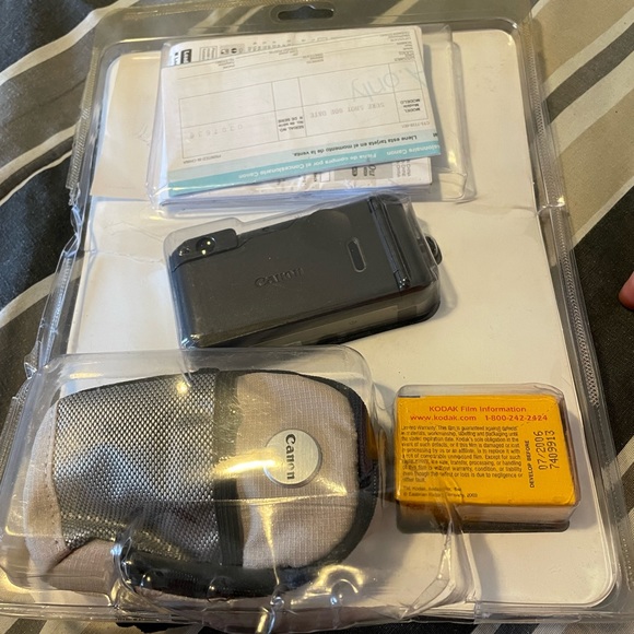 Canon Sure Shot 90u 35mm - Picture 2 of 5